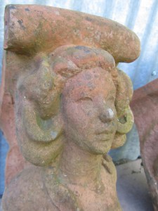 F. Everaerts, terracotta, beelden, België, vrouwen, bustes, gebakken, aardewerk, ornamenten, belgie
